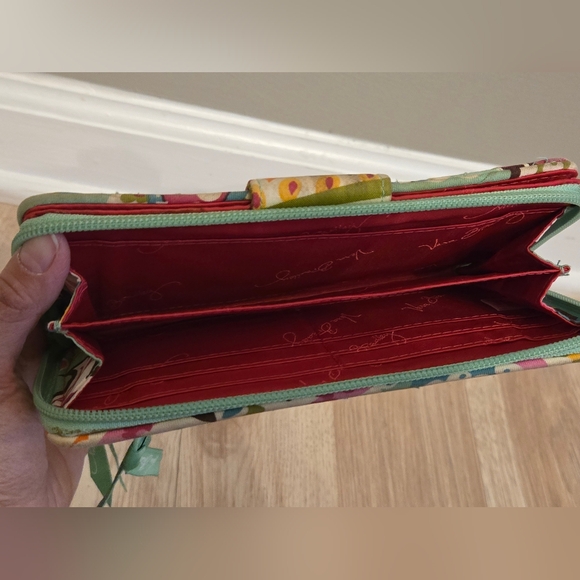 Vera Bradley Green Paisley Wallet - Picture 4 of 4